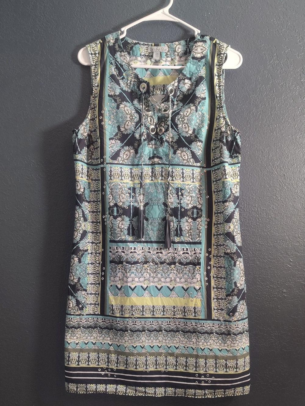 Tribella Boho Sleeveless Printed Shift  Dress in Paisley Geometric Print Tassels